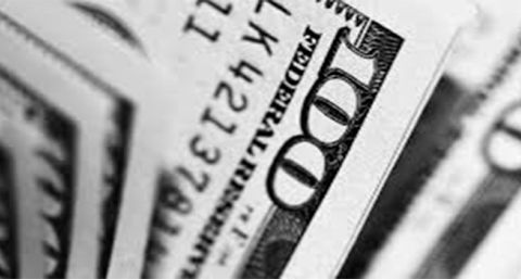 El dólar trepa $ 3 y se vende a $ 61 tras los anuncios de Macri para llevar calma