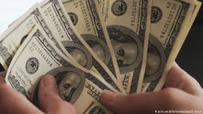 El dólar trepó a $ 44 en las pizarras por la incertidumbre que generan las PASO