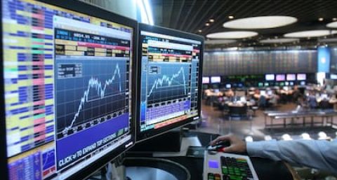 Inversiones: qué opciones recomiendan los analistas ante la volatilidad global