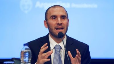 El Gobierno volvió a colocar deuda en pesos para pagar vencimientos y logró una leve baja de la tasa de interés