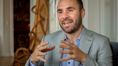 Economistas al cruce de Guzmán: advierten que el control estatal es insuficiente para bajar la inflación. Después del impacto de marzo esperan que baje poco