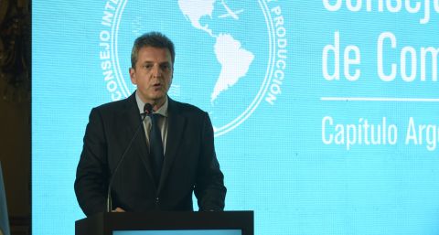Massa espera 5,5% de inflación en noviembre y acelera la acumulación de reservas para frenar al dólar