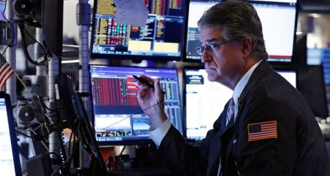 El Riesgo País argentino cae 7% y queda cerca de los 1.600 puntos