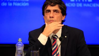 A través de un decreto, el Gobierno obligó a todo el sector público a invertir en Letes