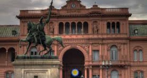 Por el reperfilamiento selectivo, el Gobierno pagó en octubre menos de un tercio de lo vencimientos de deuda