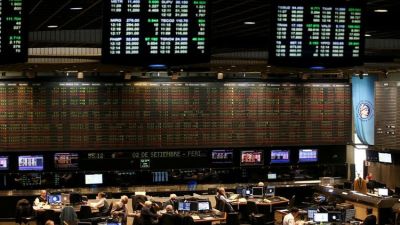 Tras las decisiones del gobierno en el plano fiscal, el mercado todavía confía en una reestructuración amigable de la deuda