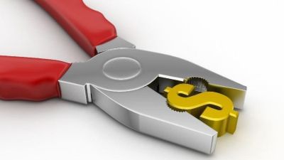 Tras otro salto del dólar los Fondos se quejan: la pesificación forzosa fue una "medida ineficiente"