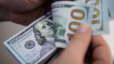 Una brecha cambiaria alta y creciente golpea fuerte sobre la economía