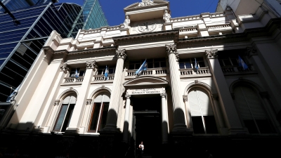 Emisión récord. Los peligros detrás de la estrategia del Banco Central. Tras el aluvión de emisión monetaria, en mayo crecieron los plazos fijos en pesos