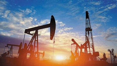 El petróleo cerró con alza de 5,4% por escalada de tensión entre EE.UU. e Irán