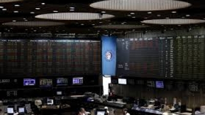 S&P Merval cede y el riesgo país avanza 2,90% tras decisión sobre YPF