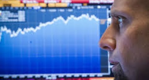 La baja de la tasa americana impidió que el riesgo país caiga debajo de 800 puntos en junio