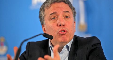 Qué dice el informe que Nicolás Dujovne le entregó a Macri sobre los impuestos en la Argentina