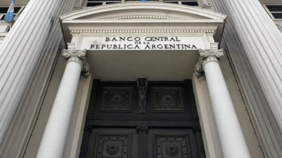 Para impulsar el crédito, el BCRA flexibilizó normas para los bancos y fondos comunes