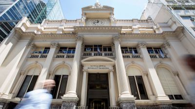 Las restricciones a la demanda redujeron un 60% la caída de reservas en septiembre