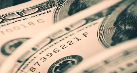 Dólar: el oficial  cede terreno y cae debajo de los $ 63