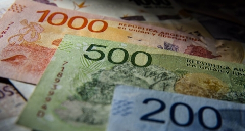 Alarma en la City: la cantidad de pesos en circulación creció muy por encima de lo habitual en diciembre