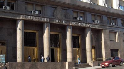 Inversores esperan un poco más optimistas el canje de deuda: ven un piso firme para los bonos en USD 40