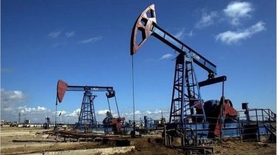 Petróleo sigue el desplome ante la falta de espacio para almacenar el crudo que no se consume