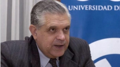 López Murphy: "La renegociación de la deuda pública no fue por el rumbo que propuso el Gobierno". Alberto Fernández advirtió por diferencias con los bonistas.