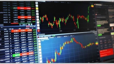 Las acciones se destacaron en un mes con intensa demanda por activos argentinos