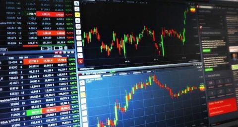 Las acciones se destacaron en un mes con intensa demanda por activos argentinos