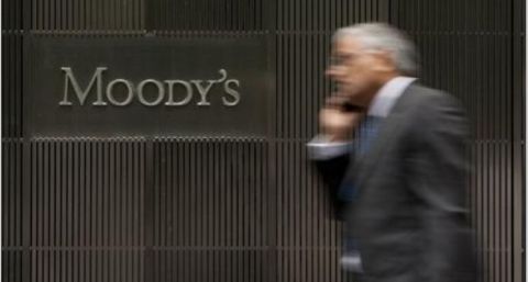Moody"s ya monitorea de cerca a la Argentina para evaluar un cambio de calificación