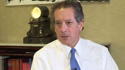 Tras recibir refuerzos, Miguel Pesce bajó la tasa de referencia de 63% a 58% anual