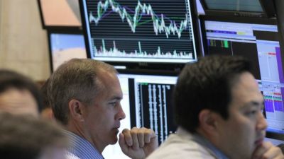 Fondos proyectan la economía global post cuarentena: ¿esperan un rebote en V, en U o en L?