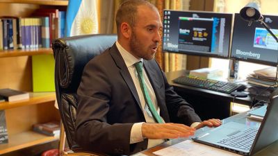 Deuda: el Tesoro refinanció un vencimiento y consiguió pesos extra. Preocupado por el déficit, refuerzan el control de las importaciones