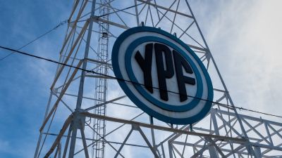 Se agrava la crisis de YPF: perdió US$ 1.098 millones y se hundieron sus ventas en pesos