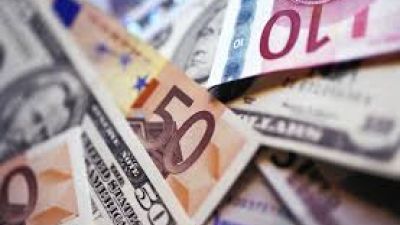 Competencia de monedas: avances y cuentas pendientes del régimen cambiario que quiere Milei para derrotar la inflación