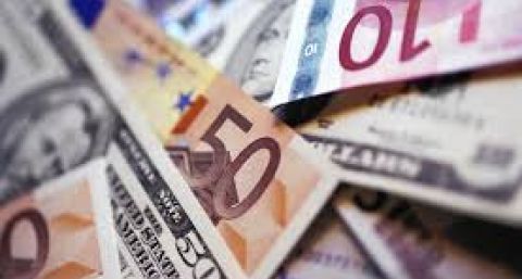 Competencia de monedas: avances y cuentas pendientes del régimen cambiario que quiere Milei para derrotar la inflación
