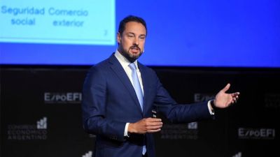 La recaudación de impuestos subió 42,8% en octubre, otra vez muy por debajo de la inflación
