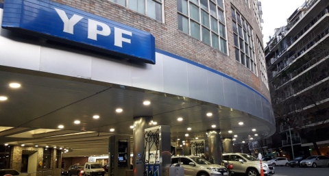 Canje de deuda: YPF logra 60% de aceptación y evita el default del bono que vencía en marzo