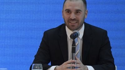 Martín Guzmán afinó el plan antigrieta antes del FMI: energía, ganancias inesperadas y el "nuevo IFE"
