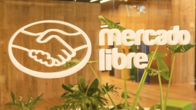 La acción de Mercado Libre alcanzó un nuevo máximo histórico, mientras los papeles de Globant se desploman