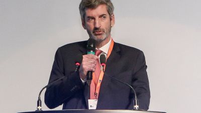 Inversores esperan que se mantenga la política económica