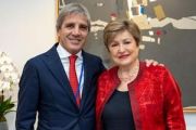 el-ministro-de-economia-luis-caputo-y-la-GXTWFMLS5RAXBJMEMCMBUXJFJU.JPG