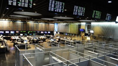 La brecha entre el dólar oficial y el que se usa para sacar plata afuera ya llega a 20%
