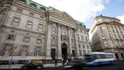 El BCRA acelera la compra de dólares, pero solo recobró 9% de lo perdido en el tiempo electoral
