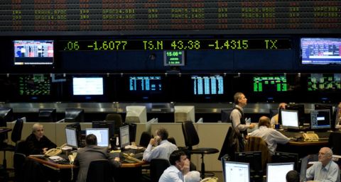 El Gobierno sale a canjear letras en pesos por $ 130.000 millones