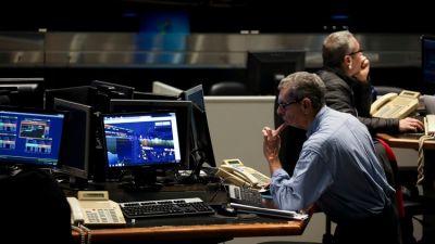 El mercado mostró su primera respuesta al reperfilamiento de la deuda pero con algunas paradojas