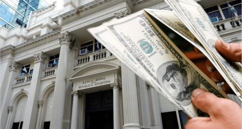 Recompra de bonos: el BCRA ya gastó buena parte de su poder de fuego y calculan cuántos dólares le quedan
