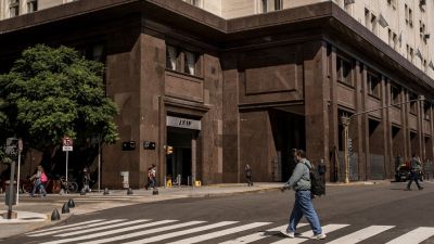 Por el impacto de las restricciones la recaudación de mayo  dió debajo del salto de abri. En mayo las importaciones de productos brasileños crecieron 185%