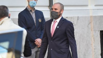 Martín Guzmán buscará hoy $ 20.000 millones: volverá a emitir bonos indexados. La deuda pública aumentó en casi 2.700 millones de dólares en mayo