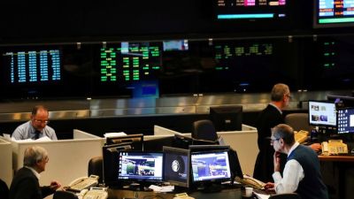 Las acciones argentinas se hundieron hasta 8% en medio de la incertidumbre política