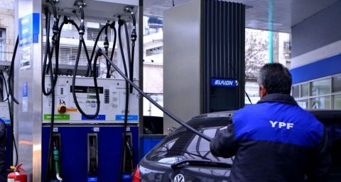 Congelamiento. La medida le costará a YPF hasta US$120 millones mensuales