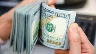 El Gobierno confía quitar presión al dólar con el canje de un bono que vence en junio