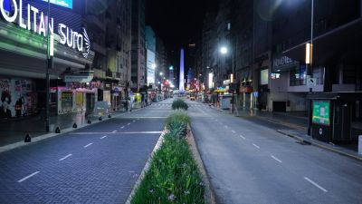 La recaudación se mueve por debajo de la inflación: en abril cae 25% en términos reales